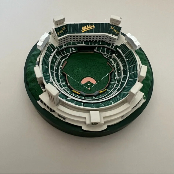 Oakland Athletics Replica Coliseum Statue Giveaway NEW IN BOX - Picture 4 of 6